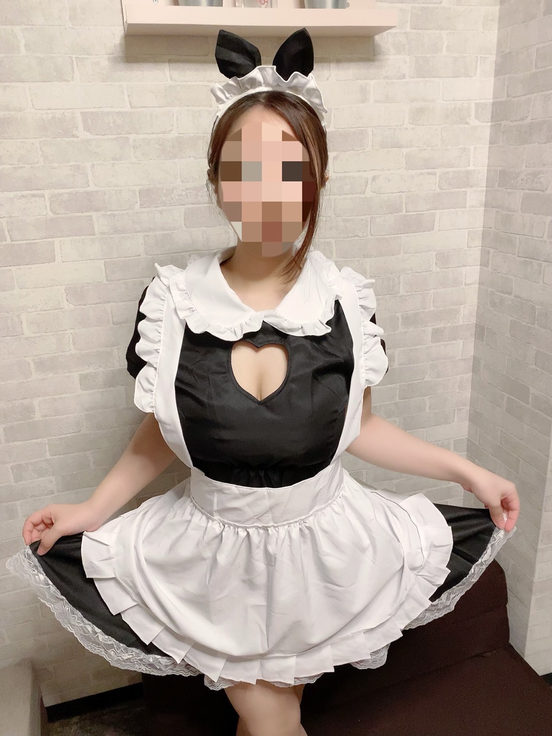 胸あきメイド